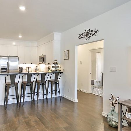 Hill Country Haven A Modern Rustic - 2 Bedroom 2 Bathroom Townhouse Off Main Street Fredericksburg Exterior foto