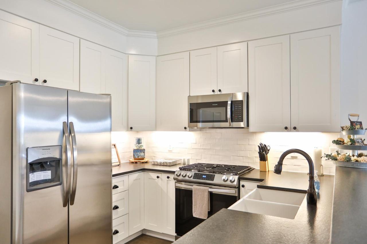 Hill Country Haven A Modern Rustic - 2 Bedroom 2 Bathroom Townhouse Off Main Street Fredericksburg Exterior foto